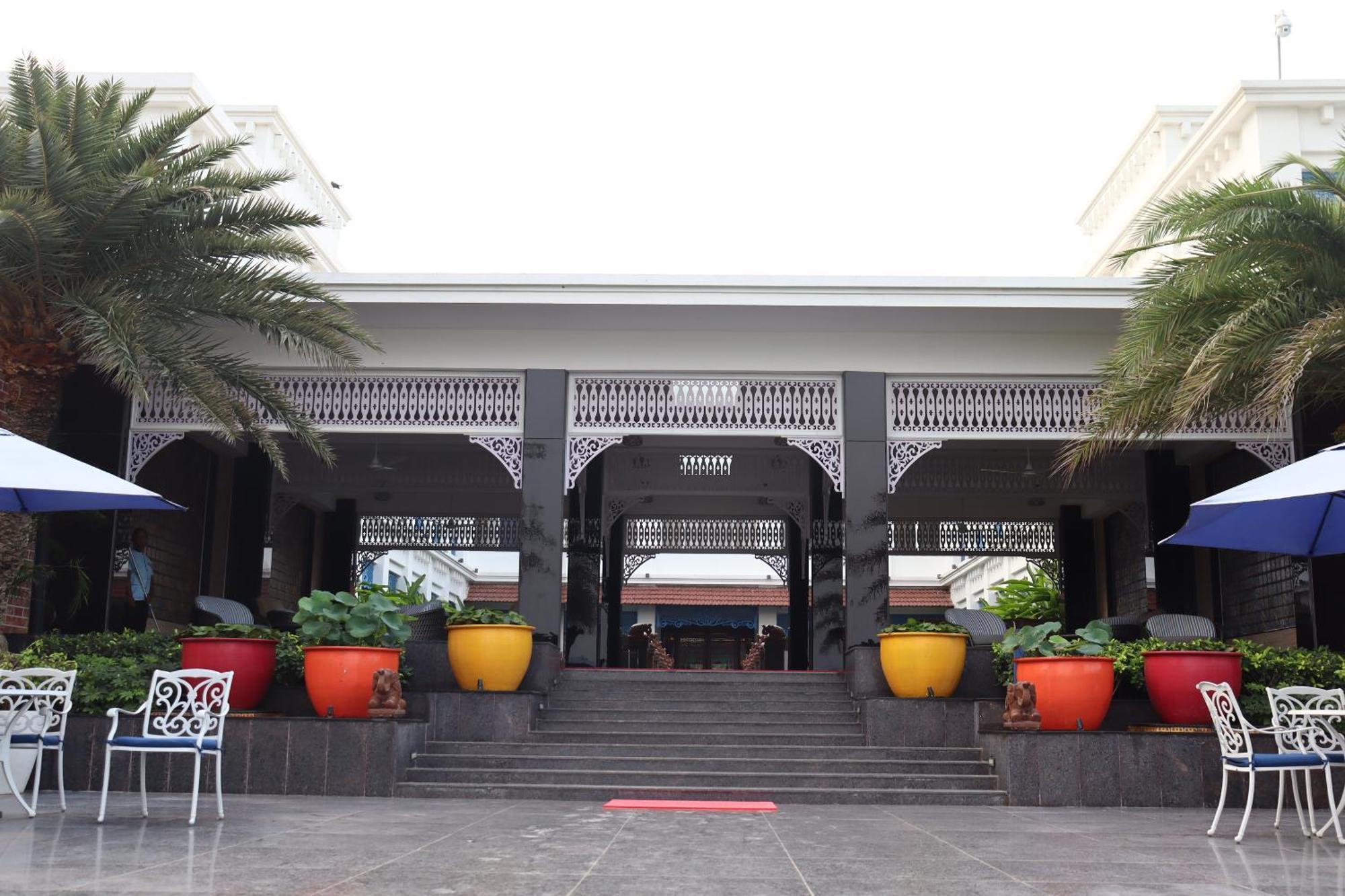 Mayfair Palm Beach Resort Gopālpur Exteriör bild